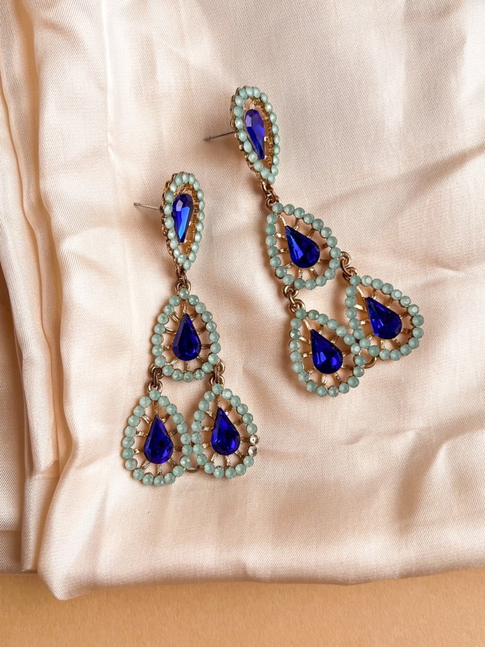 Fabulous Vintage 1960s Blue Gemstones Dangling Earrings